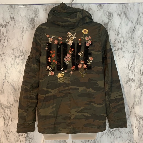 American Eagle Outfitters Jackets & Blazers - American Eagle Love Embroidery Camouflage Jacket E